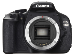Canon EOS 600D t&uuml;k&ouml;rreflexes digit&aacute;lis f&eacute;nyk&eacute;pez&otilde;g&eacute;p v&aacute;z