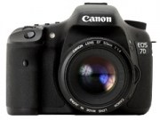 Canon EOS 7D + 18-135mm IS  t�k�rreflexes digit�lis f�nyk�pez�g�p